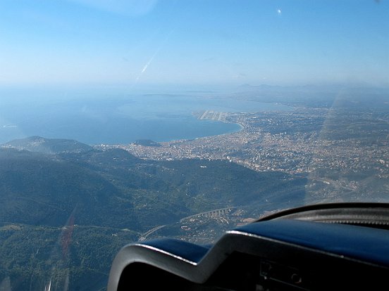 NICE VU D'AVION - Le pêle mêle du Comté de Nice en Images