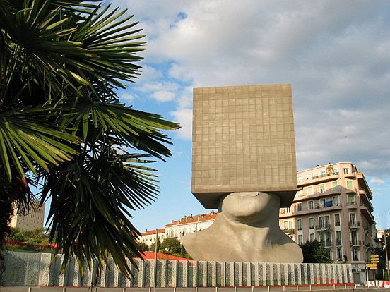 NICE, LA TETE CARREE - Le pêle mêle du Comté de Nice en Images