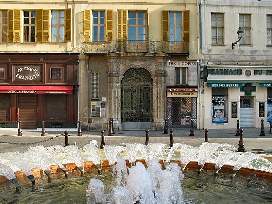 LE VIEUX-NICE, LES PORTES DES PALAIS - Le pêle mêle du Comté de Nice en Images