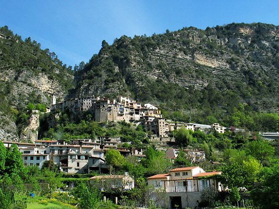 TOUET SUR VAR, « LE VILLAGE TIBETAIN » - Le pêle mêle du Comté de Nice en Images