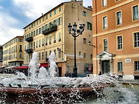 NICE, LA PLACE DU PALAIS DE JUSTICE - Le pêle mêle du Comté de Nice en Images