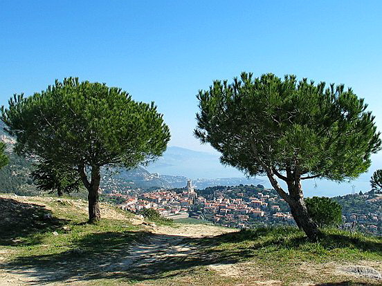 LA TURBIE VUE DU PLATEAU DE LA REVERE - Le pêle mêle du Comté de Nice en Images