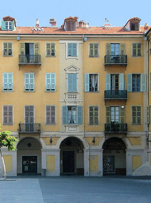 UN PETIT MORCEAU DE LA LA PLACE VICTOR - Le pêle mêle du Comté de Nice en Images