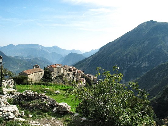 BAIROLS, VILLAGE PERCHE - Le pêle mêle du Comté de Nice en Images