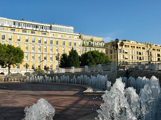 NICE, LES JEUX D'EAU DU  SQUARE GENERAL LECLERC - Le pêle mêle du Comté de Nice en Images