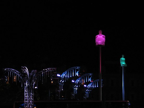 PARURE DE FETE POUR LA PLACE MASSENA - Le pêle mêle du Comté de Nice en Images