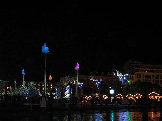 PARURE DE FETE POUR LA PLACE MASSENA - Le pêle mêle du Comté de Nice en Images