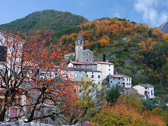 MALAUSSENE, VILLAGE PERCHE DE LA VALLEE DU VAR - Le pêle mêle du Comté de Nice en Images