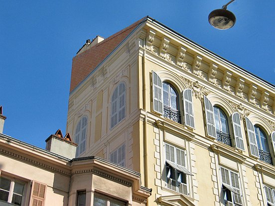 LES FAÇADES EN TROMPE-L'IL