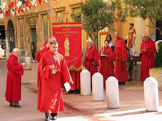 PROCESSION DES PENITENTS ROUGES