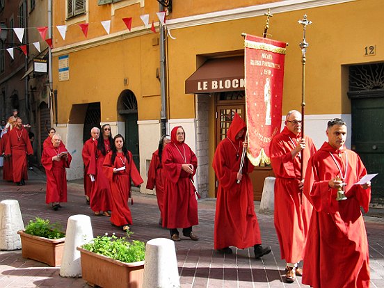 PROCESSION DES PENITENTS ROUGES