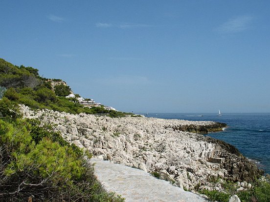 LE SENTIER DU LITTORAL AU CAP FERRAT