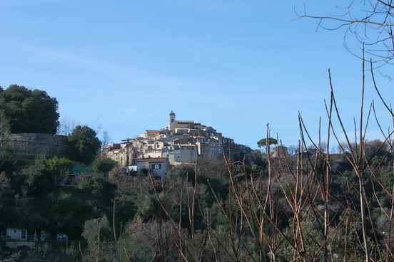 BERRE LES ALPES, LE VILLAGE