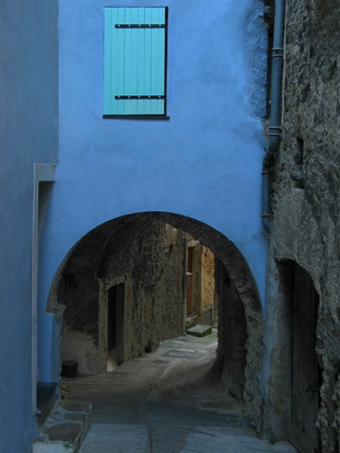 BERRE LES ALPES, LE VILLAGE