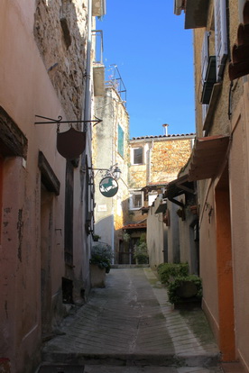 BERRE LES ALPES, LE VILLAGE