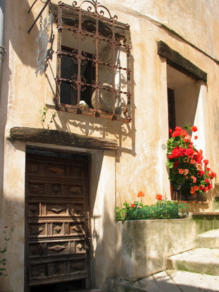 BERRE LES ALPES, LE VILLAGE