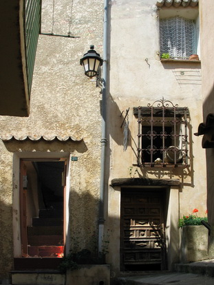 BERRE LES ALPES, LE VILLAGE