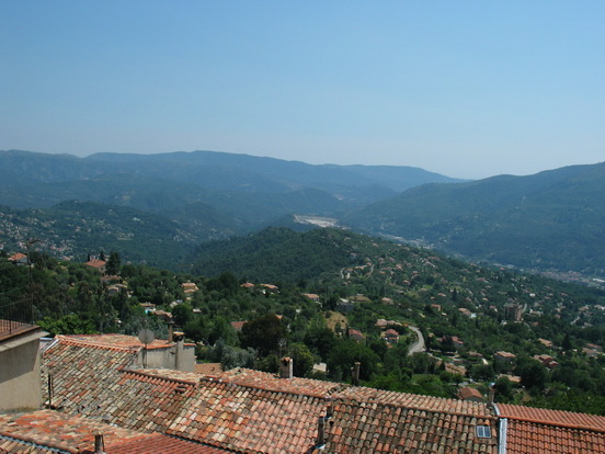 BERRE LES ALPES, LE VILLAGE