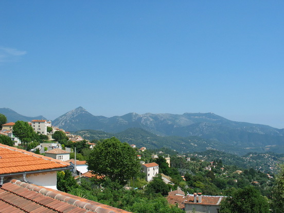 BERRE LES ALPES, LE VILLAGE