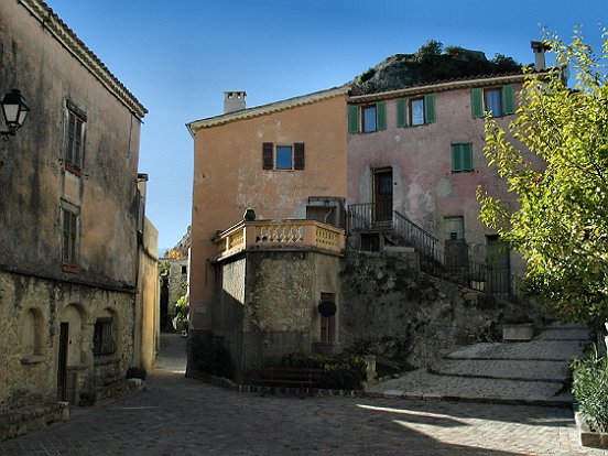 VIEUX PIERREFEU