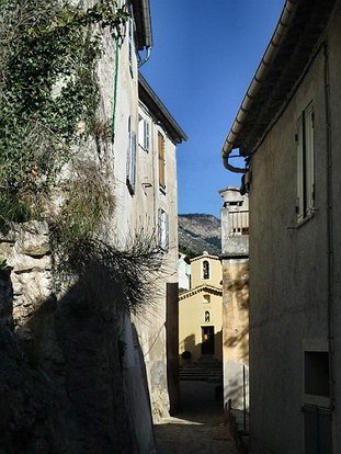 VIEUX PIERREFEU