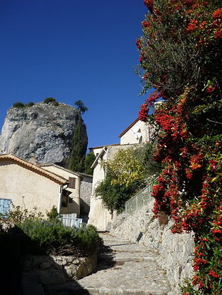 VIEUX PIERREFEU