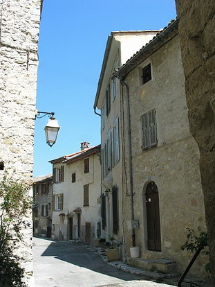 LA ROQUETTE SUR VAR - VILLAGE PERCHE