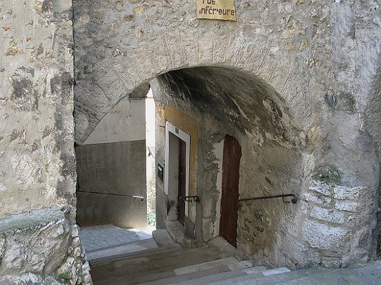 LA ROQUETTE SUR VAR - VILLAGE PERCHE