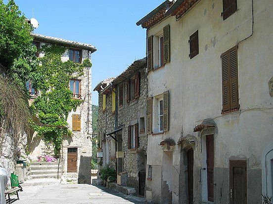 LA ROQUETTE SUR VAR - VILLAGE PERCHE