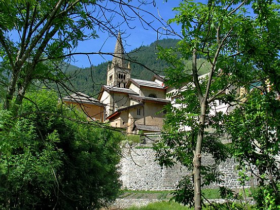 SAINT ETIENNE DE TINEE, L'EGLISE