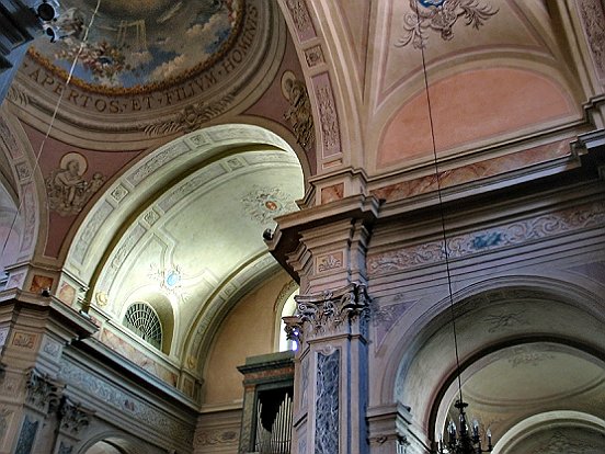 SAINT ETIENNE DE TINEE, L'EGLISE