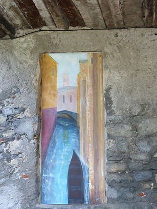 « TOUET SUR VAR - LE VILLAGE AUX PORTES PEINTES » 