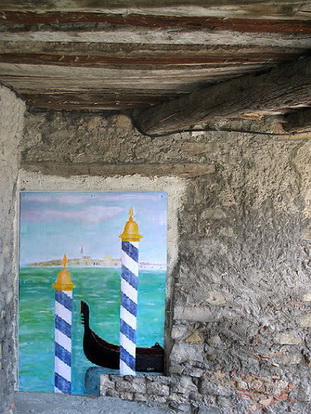 « TOUET SUR VAR - LE VILLAGE AUX PORTES PEINTES » 