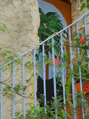 « TOUET SUR VAR - LE VILLAGE AUX PORTES PEINTES » 