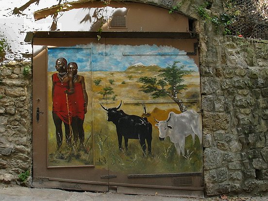 « TOUET SUR VAR - LE VILLAGE AUX PORTES PEINTES » 