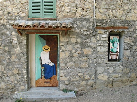 « TOUET SUR VAR - LE VILLAGE AUX PORTES PEINTES » 