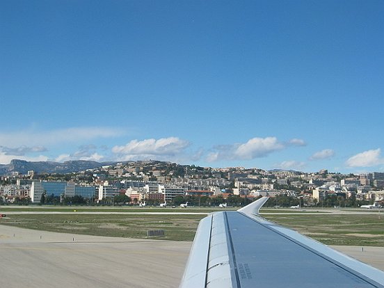 ENVOL DE L'AEROPORT NICE COTE D'AZUR EN AIRBUS 320