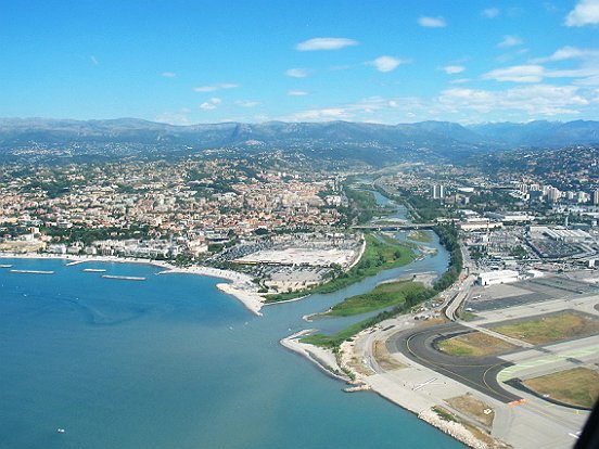 ENVOL DE L'AEROPORT NICE COTE D'AZUR