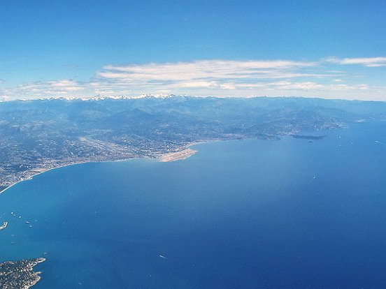 ENVOL DE L'AEROPORT NICE COTE D'AZUR EN AIRBUS 320