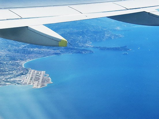 ENVOL DE L'AEROPORT NICE COTE D'AZUR EN AIRBUS 320