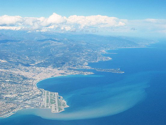 ENVOL DE L'AEROPORT NICE COTE D'AZUR EN AIRBUS 320