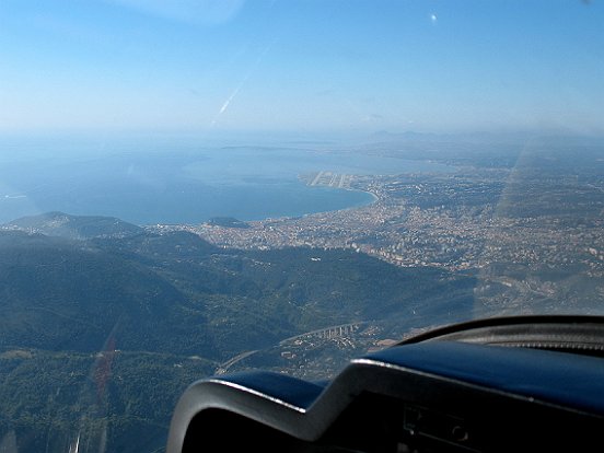 ENVOL DE L'AEROPORT NICE COTE D'AZUR EN AIRBUS 320