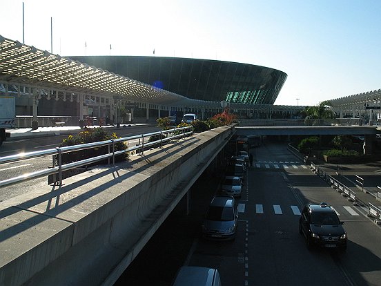 L'AEROPORT NICE COTE-D'AZUR