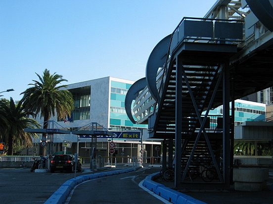 L'AEROPORT NICE COTE-D'AZUR