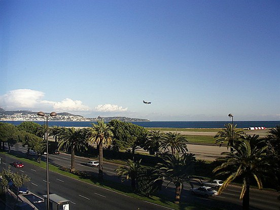 L'AEROPORT NICE COTE-D'AZUR