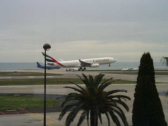 L'AEROPORT NICE COTE-D'AZUR