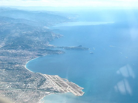 L'AEROPORT NICE COTE-D'AZUR