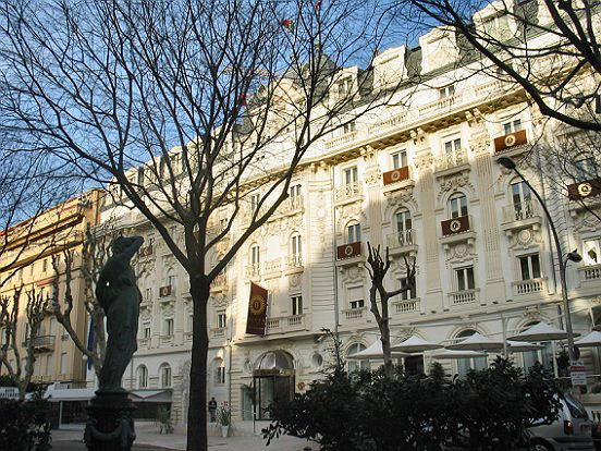 LE BOULEVARD VICTOR HUGO